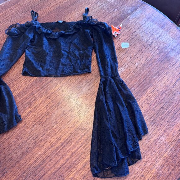 Widow Black Sheer Lace Crop Top with Flare Sleeves - Picture 5 of 14